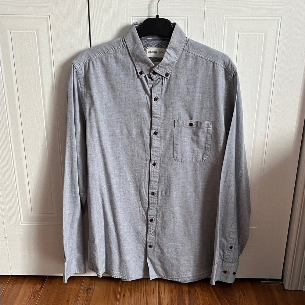 RW&CO. Light Casual Button-Down Shirt